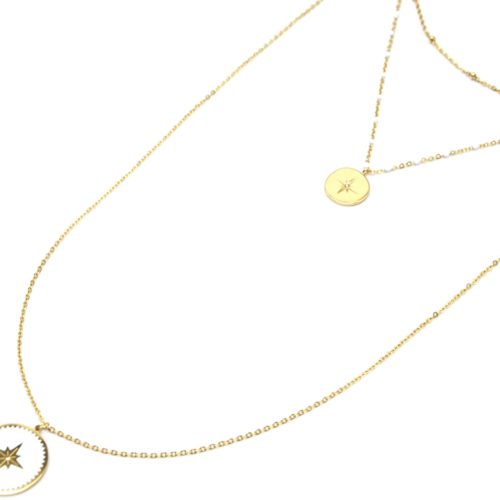 Collier-Triple-Chaine-Mini-Perles-Medaille-Acier-Dore-et-Etoile-Polaire-Blanc