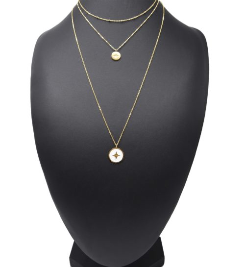Collier-Triple-Chaine-Mini-Perles-Medaille-Acier-Dore-et-Etoile-Polaire-Blanc