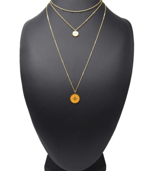 Collier-Triple-Chaine-Mini-Perles-Medaille-Acier-Dore-et-Etoile-Polaire-Jaune-Orange