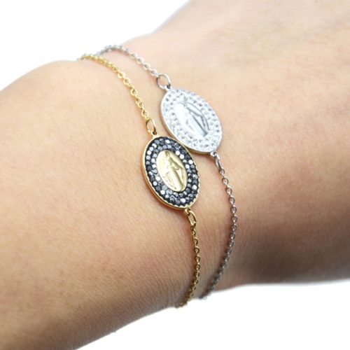 Bracelet-Fine-Chaine-Acier-avec-Charm-Vierge-Marie-Contour-Strass