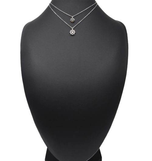 Collier-Double-Chaine-avec-Pendentifs-Gouvernail-Strass-et-Acier-Argente