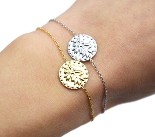 Bracelet-Fine-Chaine-avec-Medaille-Martelee-Laurier-et-Points-Acier