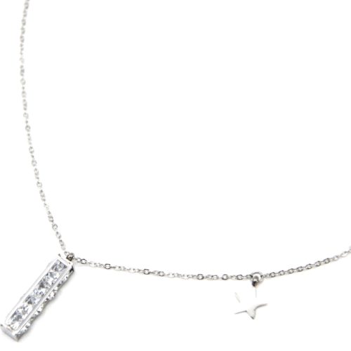 Collier-Fine-Chaine-Acier-Argente-avec-Pendentif-Rectangle-et-Cristaux