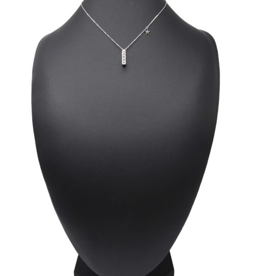 Collier-Fine-Chaine-Acier-Argente-avec-Pendentif-Rectangle-et-Cristaux