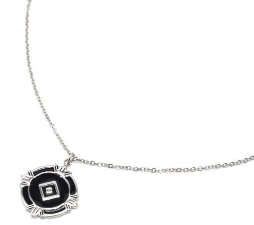 Collier-Fine-Chaine-avec-Medaille-Email-Noir-Losange-et-Motifs-Acier-Argente