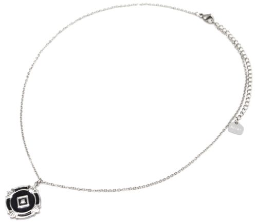 Collier-Fine-Chaine-avec-Medaille-Email-Noir-Losange-et-Motifs-Acier-Argente