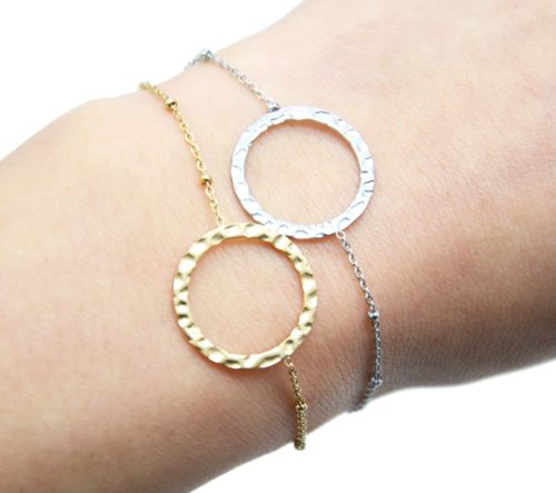 Bracelet-Chaine-Boules-avec-Charm-Cercle-Contour-Martele-Acier