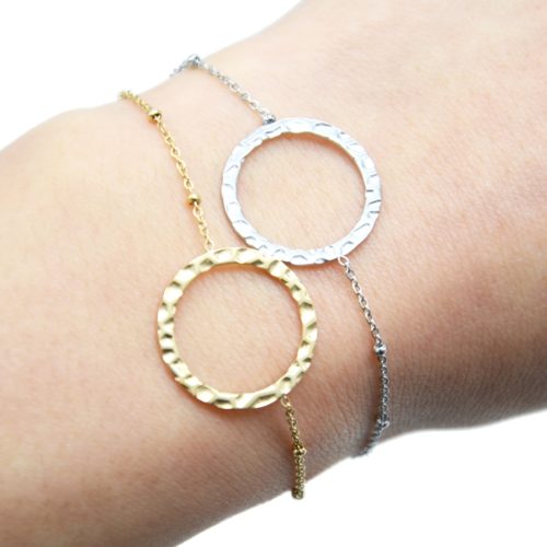 Bracelet-Chaine-Boules-avec-Charm-Cercle-Contour-Martele-Acier