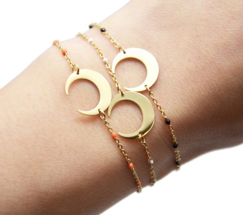 Bracelet-Fine-Chaine-Mini-Perles-Email-avec-Corne-Lune-Acier-Dore