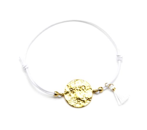 Bracelet-Elastique-Blanc-Charm-Medaille-Martelee-Acier-Dore-et-Pompon