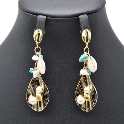 Boucles-dOreilles-Feuille-Metal-Dore-avec-Cauris-Perles-et-Pierres-Turquoise-Blanc