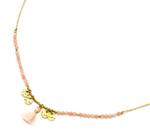 Collier-Fine-Chaine-Acier-Dore-avec-Medailles-Martelees-Perles-et-Pompon-Rose