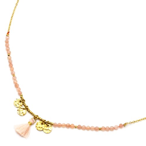 Collier-Fine-Chaine-Acier-Dore-avec-Medailles-Martelees-Perles-et-Pompon-Rose