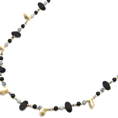 Sautoir-Collier-Perles-Verre-et-Ovales-Bois-Noir-avec-Multi-Cauris