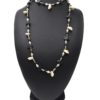 Sautoir-Collier-Perles-Verre-et-Ovales-Bois-Noir-avec-Multi-Cauris
