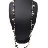 Sautoir-Collier-Perles-Verre-et-Ovales-Bois-Noir-avec-Multi-Cauris