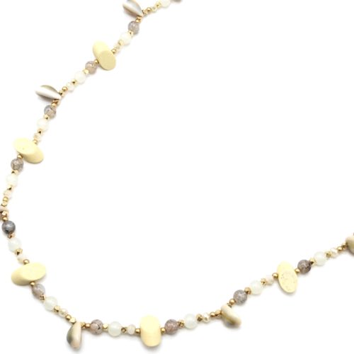 Sautoir-Collier-Perles-Verre-et-Ovales-Bois-Beige-avec-Multi-Cauris