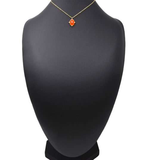 Collier-Fine-Chaine-avec-Medaille-Email-Orange-Motif-Baroque-et-Acier-Dore