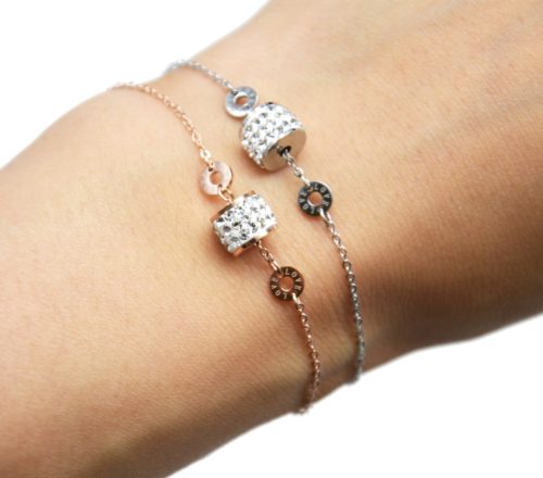 Bracelet-Fine-Chaine-Acier-avec-Charms-Anneau-Strass-et-Cercles-Love