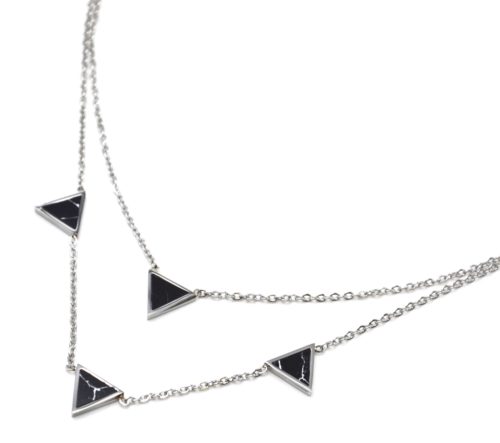 Collier-Double-Chaine-Acier-Argente-avec-Charms-Triangles-Effet-Marbre-Noir