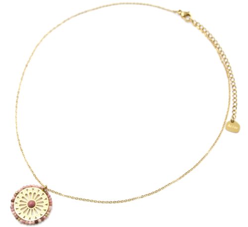 Collier-Pendentif-Fleur-Ajouree-Acier-Dore-Pierre-et-Contour-Perles-Roses