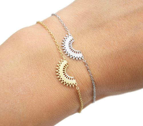 Bracelet-Fine-Chaine-avec-Demi-Cercle-Motif-Ajoure-Acier