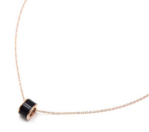 Collier-Fine-Chaine-Pendentif-Anneau-Contour-Acier-Or-Rose-Et-Resine-Noire