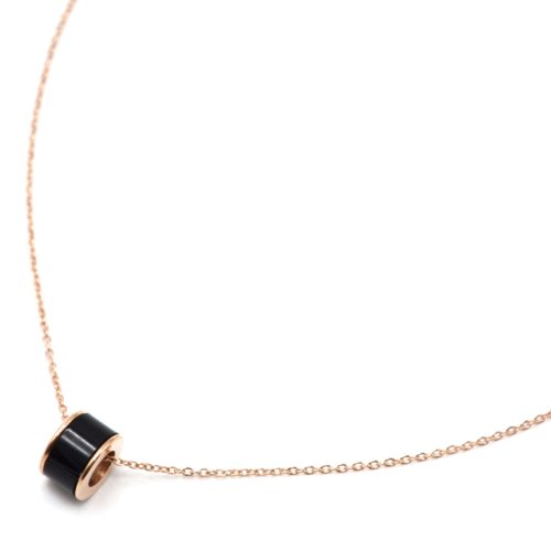 Collier-Fine-Chaine-Pendentif-Anneau-Contour-Acier-Or-Rose-Et-Resine-Noire