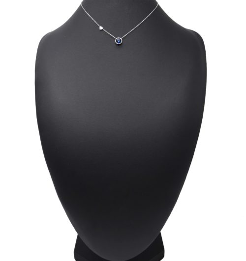 Collier-Fine-Chaine-Pendentif-Pierre-Ronde-Bleue-Contour-Acier-Argente