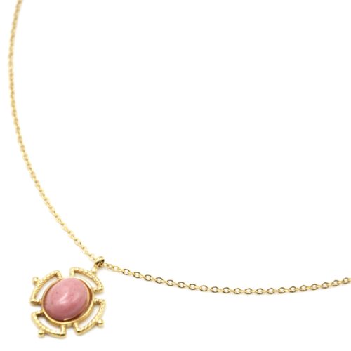 Collier-Pendentif-Pierre-Ovale-Rose-Effet-Naturel-et-Contour-Ajoure-Acier-Dore