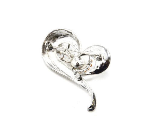 Broche-Epingle-Coeur-Relief-Metal-Strass-Argente-avec-Perle-Ecru