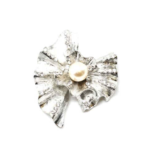 Broche-Epingle-Coquille-Relief-Metal-Strass-Argente-avec-Perle-Ecru