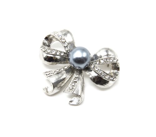 Broche-Epingle-Noeud-Relief-Metal-Strass-Argente-avec-Perle-Grise