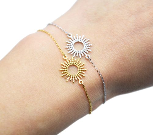 Bracelet-avec-Soleil-Ajoure-Contour-Points-Acier