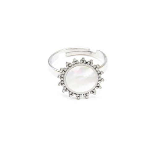 Bague-Reglable-avec-Soleil-Acier-Argente-et-Centre-Nacre-Blanc