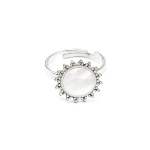 Bague-Reglable-avec-Soleil-Acier-Argente-et-Centre-Nacre-Blanc