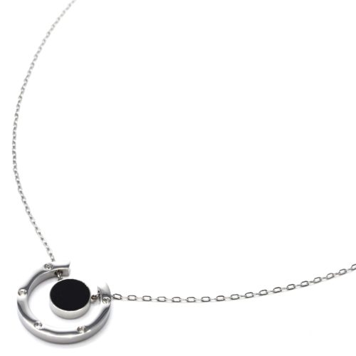 Sautoir-Collier-Pendentif-Fer-a-Cheval-Acier-Argente-avec-Strass-et-Cercle-Resine-Noire