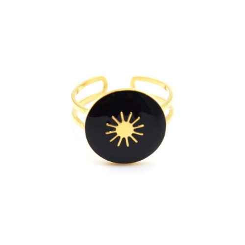 Bague-Anneau-Ajoure-avec-Medaille-Resine-Noire-et-Soleil-Acier-Dore