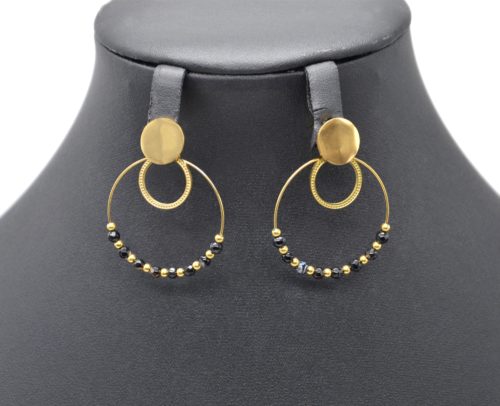 Boucles-dOreilles-Medaille-Cercles-Acier-Dore-avec-Billes-et-Pierres-Noires