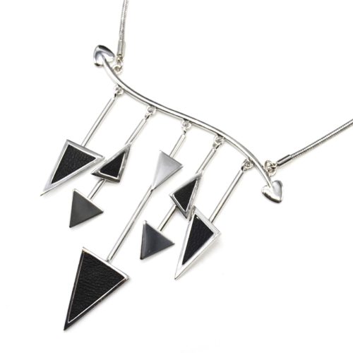 Collier-Plastron-Pendentif-Multi-Barres-Triangles-Simili-Cuir-Noir-et-Metal-Argente