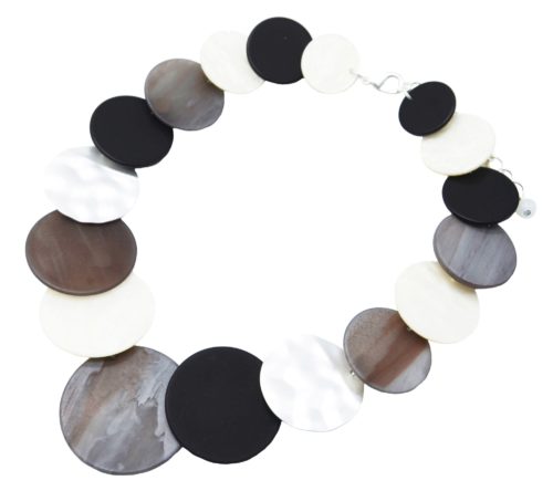 Collier-Plastron-Statement-Multi-Cercles-Resine-Effet-Bois-Gris-et-Metal-Argente