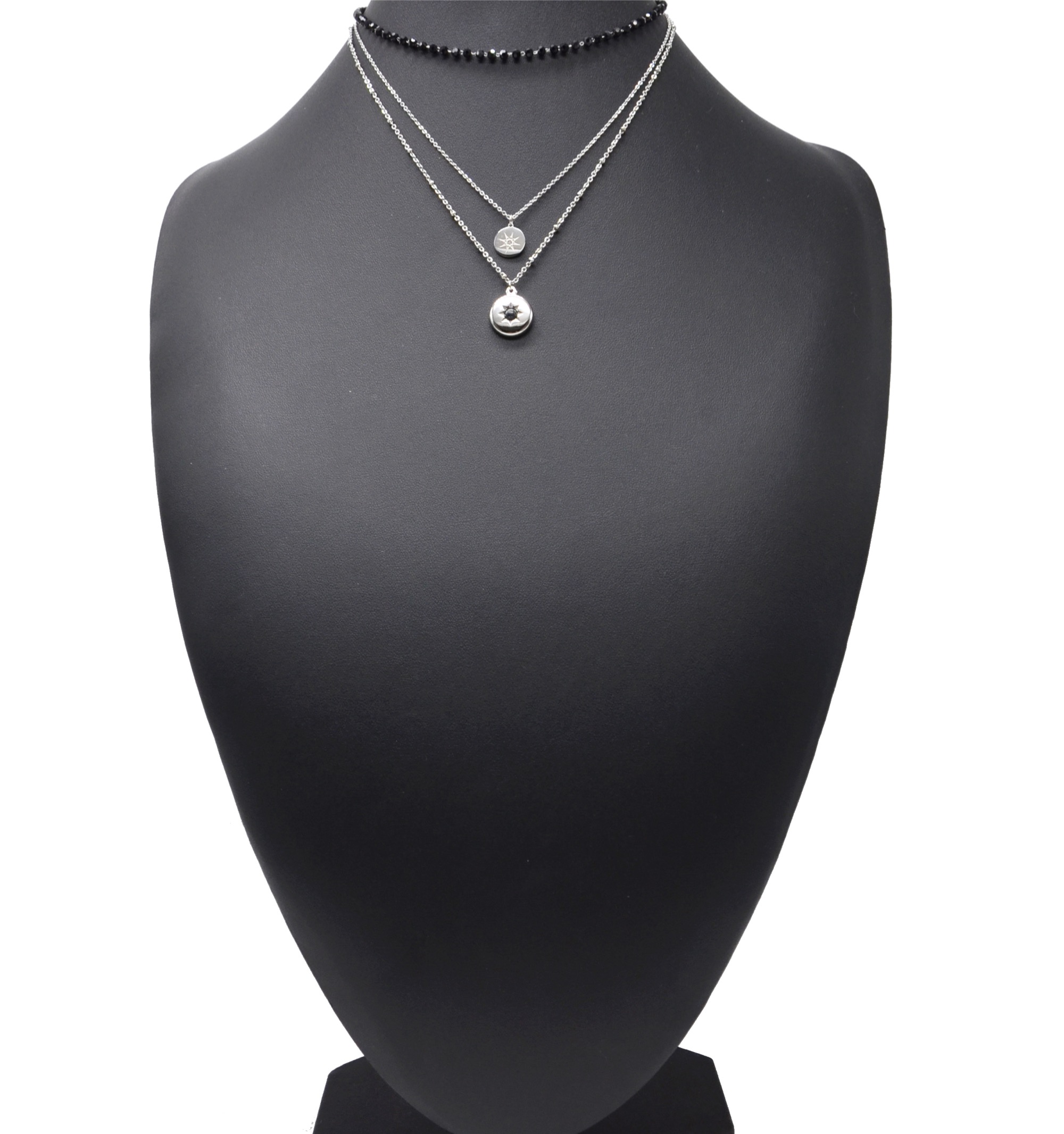 Collier-Triple-Chaines-Acier-Argente-avec-Perles-Noires-et-Medailles-Soleil-Pierre