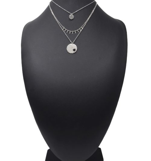 Collier-Triple-Chaines-Acier-Argente-avec-Pampilles-et-Medailles-Ecailles-Pierre-Noire