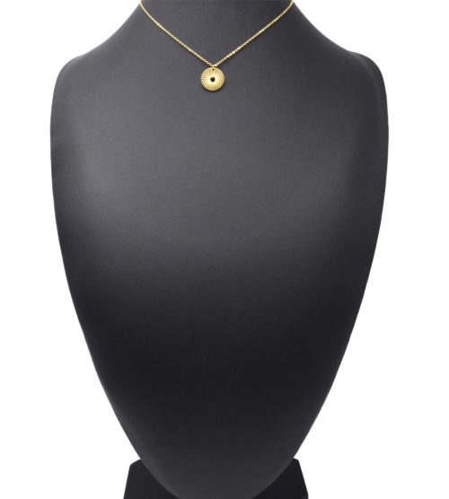 Collier-Pendentif-Medaille-Rayons-Acier-Dore-et-Pierre-Noire