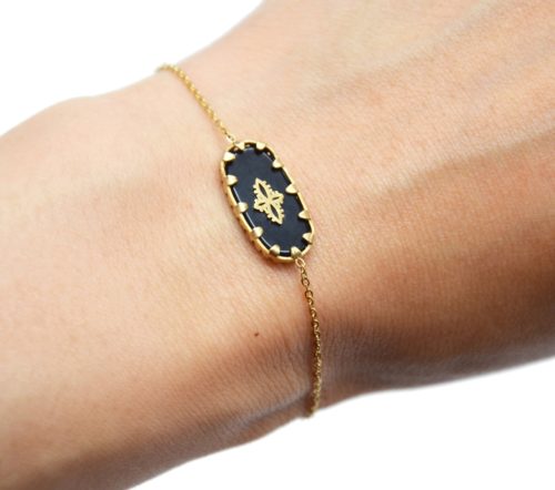 Bracelet-Chaine-avec-Pierre-Rectangle-Noire-Motif-Baroque-Acier-Dore