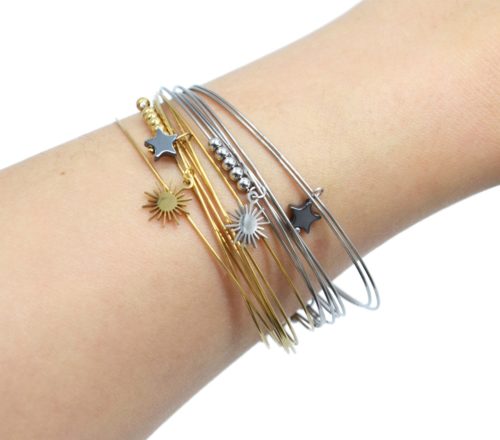 Bracelet-Semainier-Multi-Joncs-Acier-avec-Billes-Soleil-et-Perle-Etoile-Grise