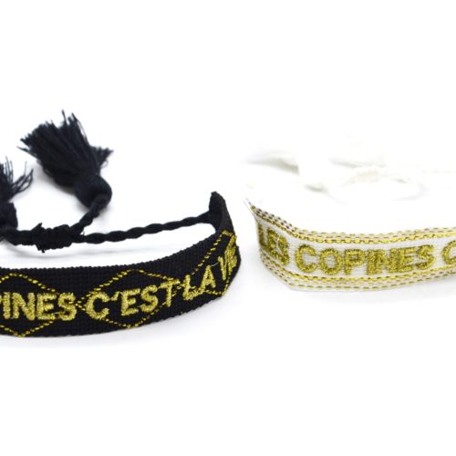 Bracelet-Manchette-Broderie-Les-Copines-Cest-La-Vie-Dore-et-Pompons