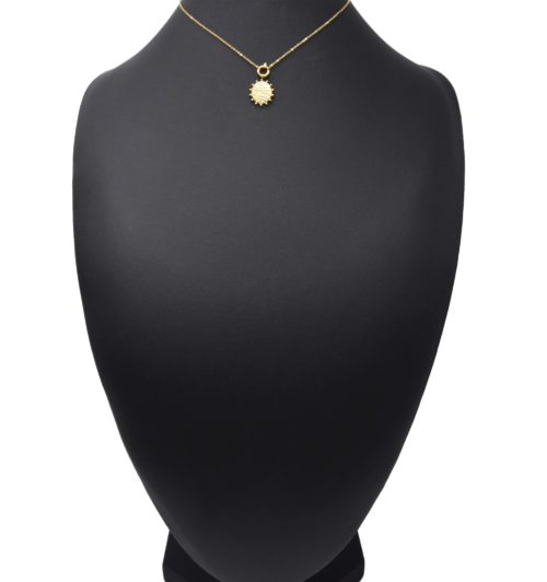 Collier-Pendentif-Mousqueton-et-Medaille-Martelee-Contour-Billes-Acier-Dore