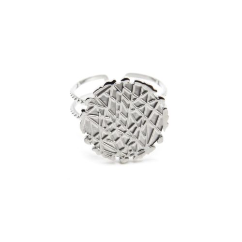 Bague-Anneau-Ajoure-avec-Medaille-Relief-Motif-Acier-Argente