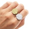 Bague-Anneau-Ajoure-avec-Medaille-Relief-Motif-Acier